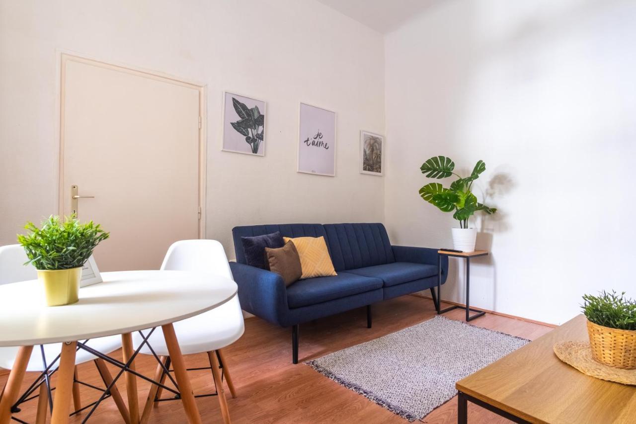 Very Central 1-Br Apt With Patio Apartment Budapest Luaran gambar