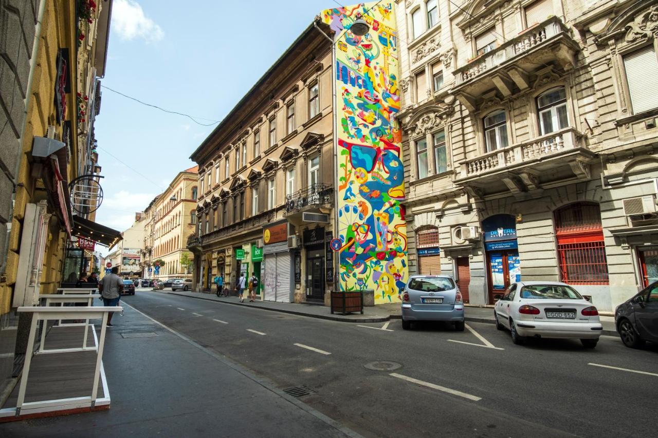 Very Central 1-Br Apt With Patio Apartment Budapest Luaran gambar