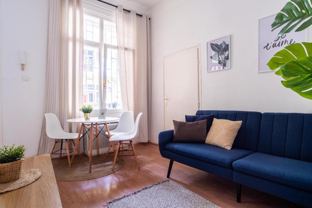 Very Central 1-Br Apt With Patio Apartment Budapest Luaran gambar