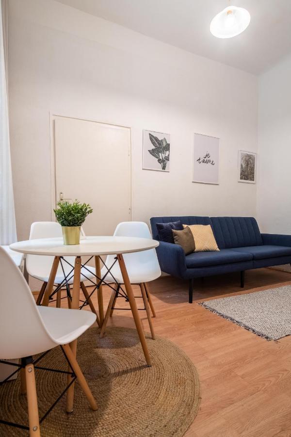 Very Central 1-Br Apt With Patio Apartment Budapest Luaran gambar