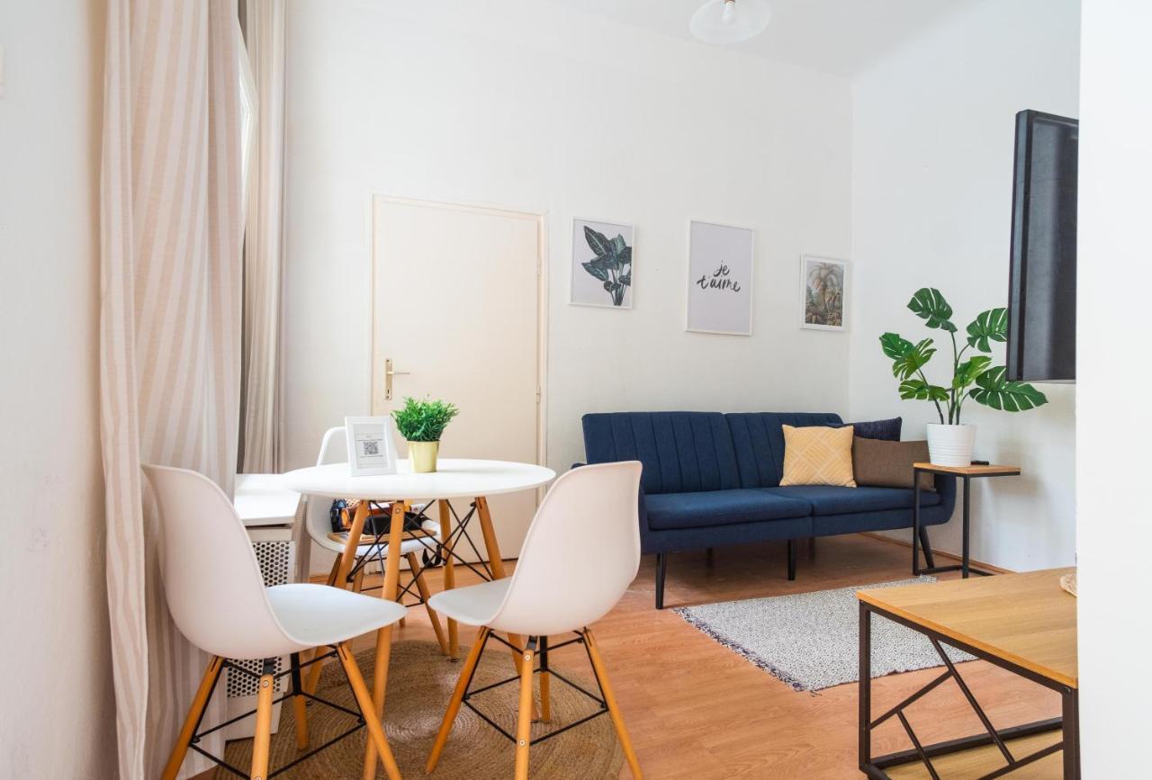 Very Central 1-Br Apt With Patio Apartment Budapest Luaran gambar